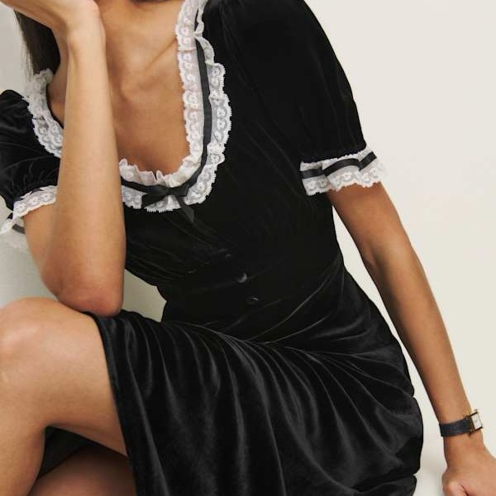 NWT Reformation Adessa Velvet Dress Black Size 8 - Picture 2 of 3